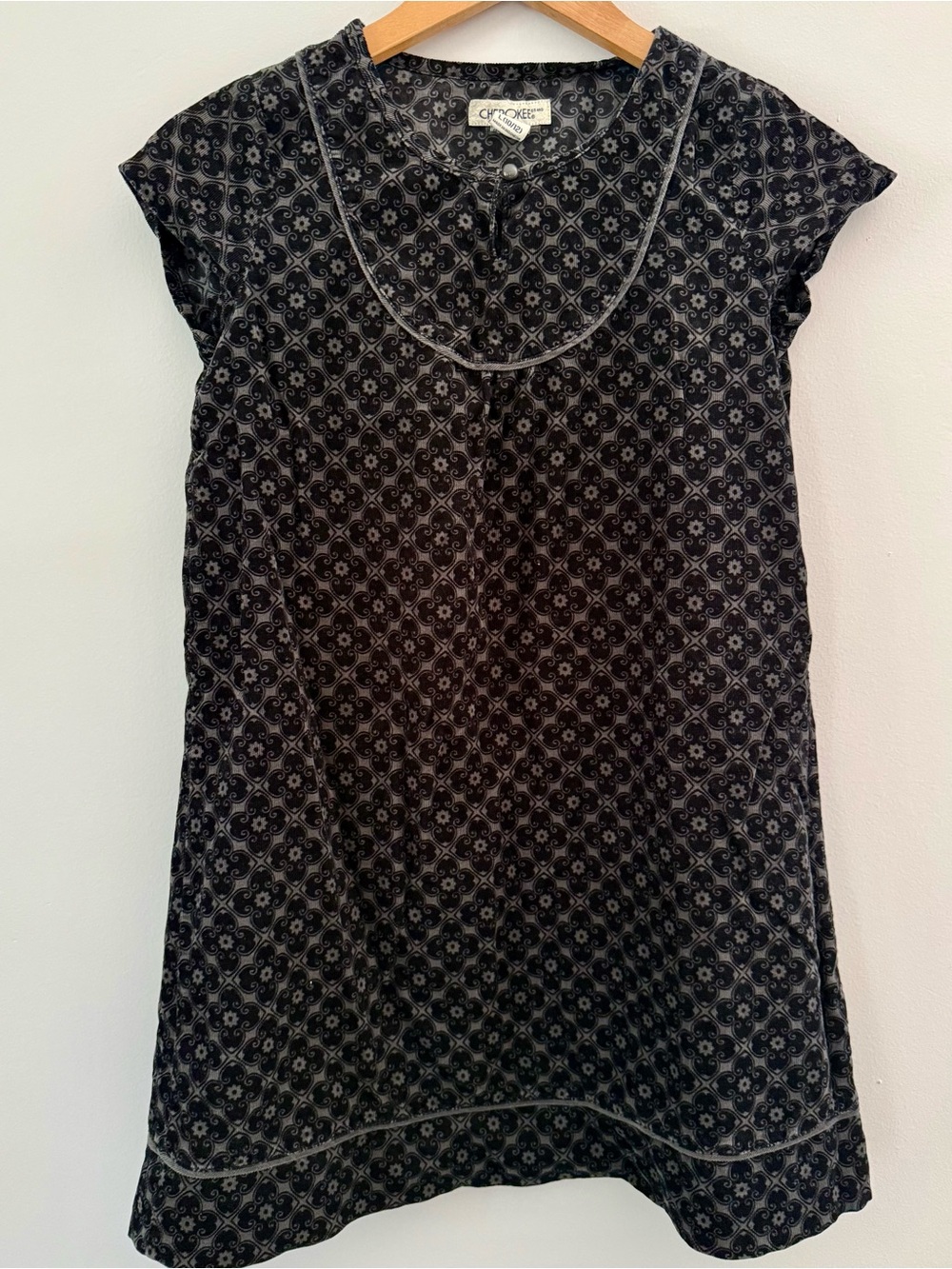 Cherokee Black Printed velvet Cap-Sleeve dress - Picture 1 of 7